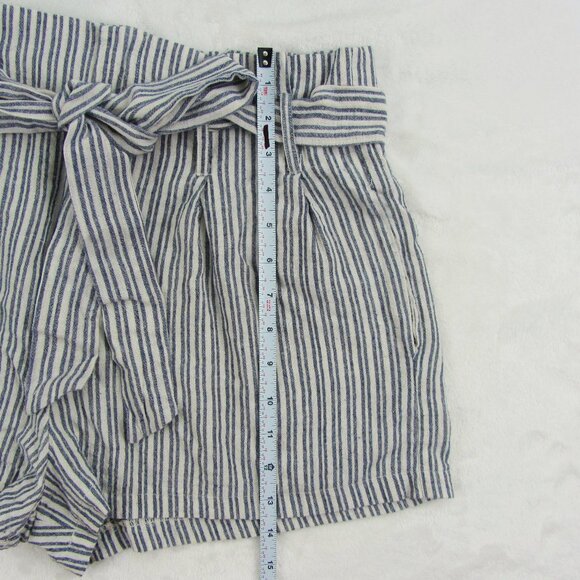 A. Calin Pinstripe Women's Shorts Size M - Picture 8 of 11